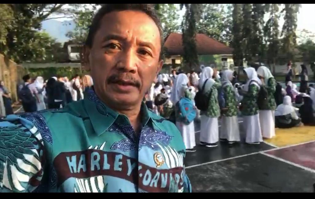 Anggota DPRD Banten, Yoyon Sujana, merasa kecewa terkait adanya dugaan kecurangan dalam penerimaan siswa di SMA Negeri Cahaya Madani Banten