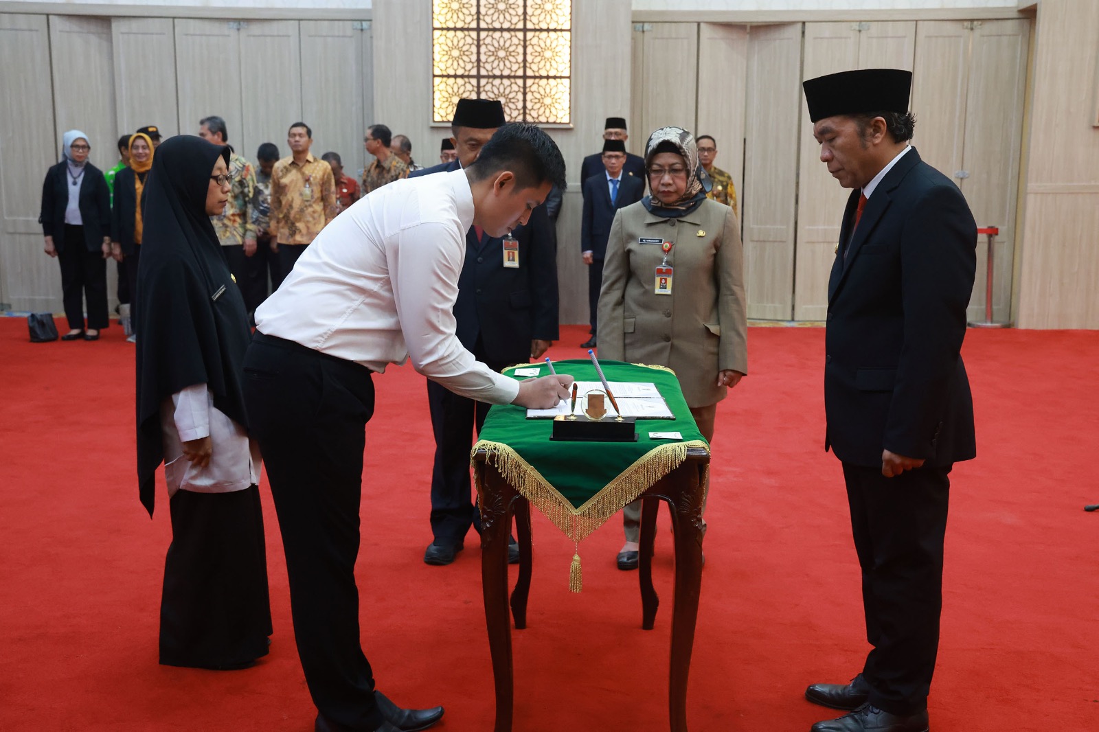 Pj Gubernur banten Lantik 56 Pejabat Fungsional dan 34 Pegawai Negeri Pemprov Banten