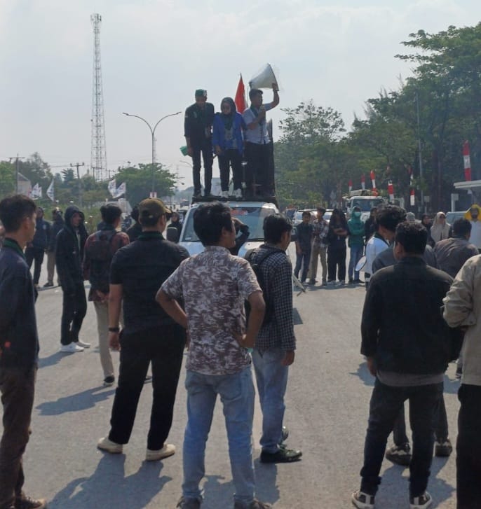 Sambut HUT Ke 23 Provisi Banten di Warnai Aksi Demo HMI