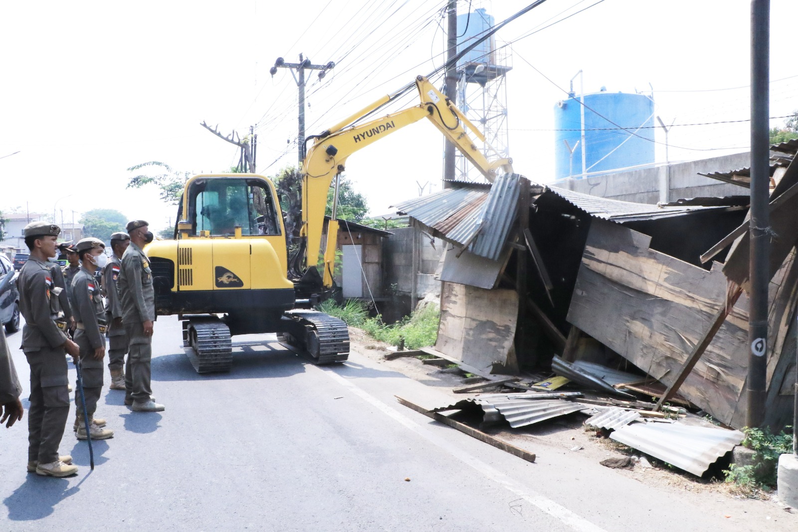 Satpol PP Kabupaten Serang Bongkar Puluhan diduga Bangunan Liar