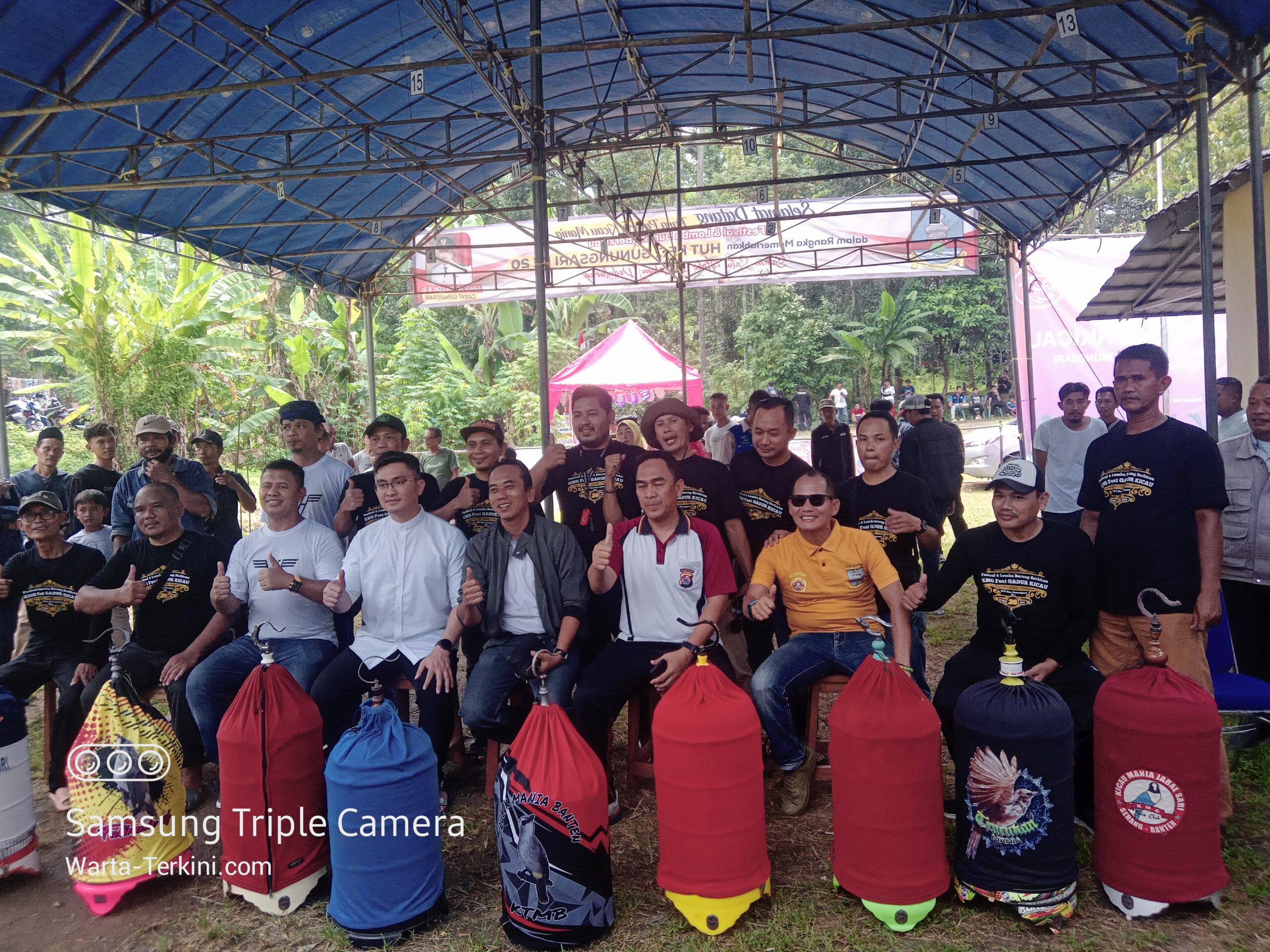 Lomba Kicau Mania yang diadakan dalam rangka memeriahkan Hut Kecamatan Gunungsari yang ke-20 tahun