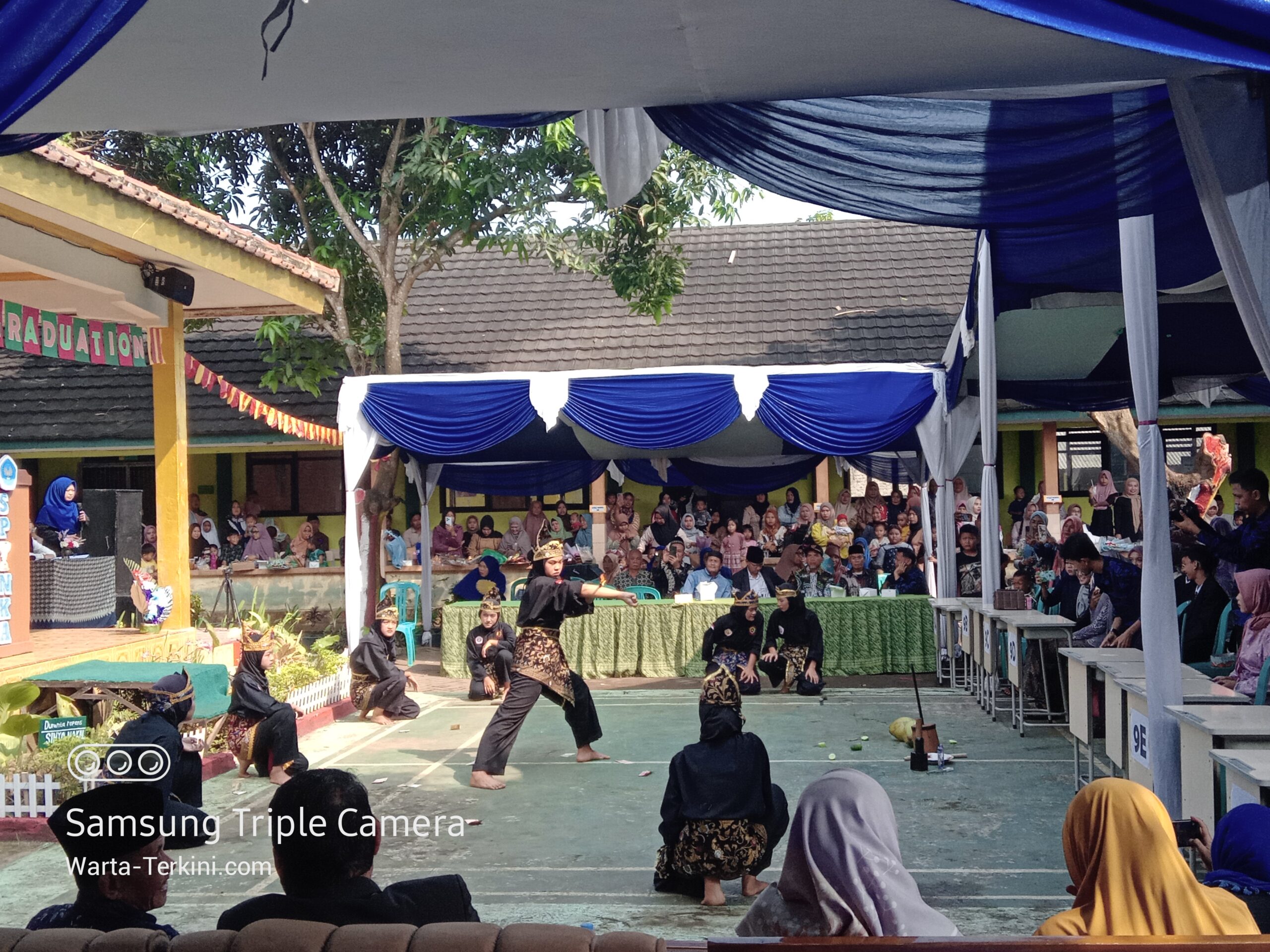 SMP Negeri 1 Cinangka, Kabupaten Serang, menggelar acara pelepasan dan kenaikan kelas