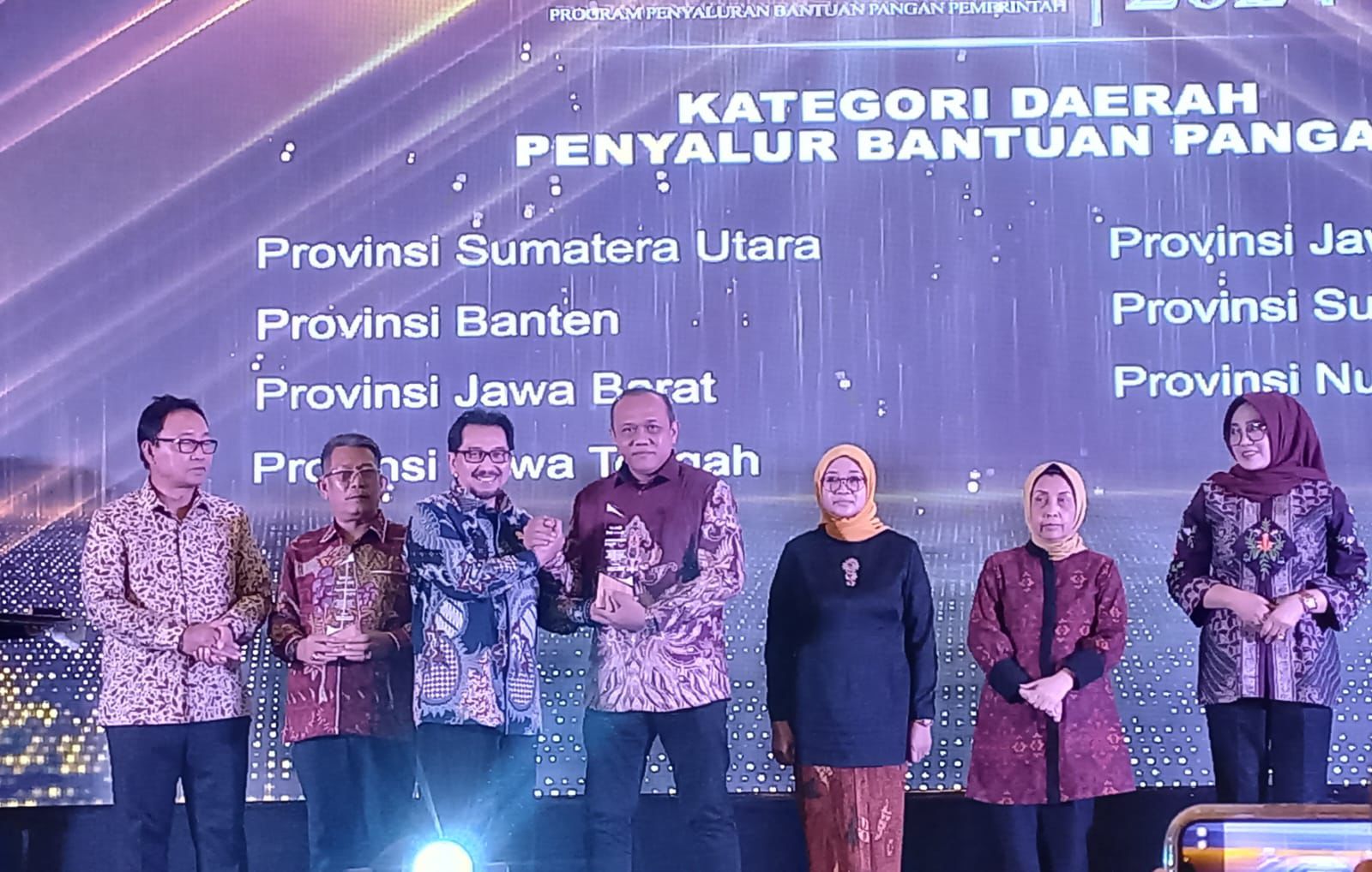 Provinsi Banten Raih Apresiasi Sebagai Daerah Penyalur Bantuan Pangan Pengentasan Stunting oleh ID FOOD