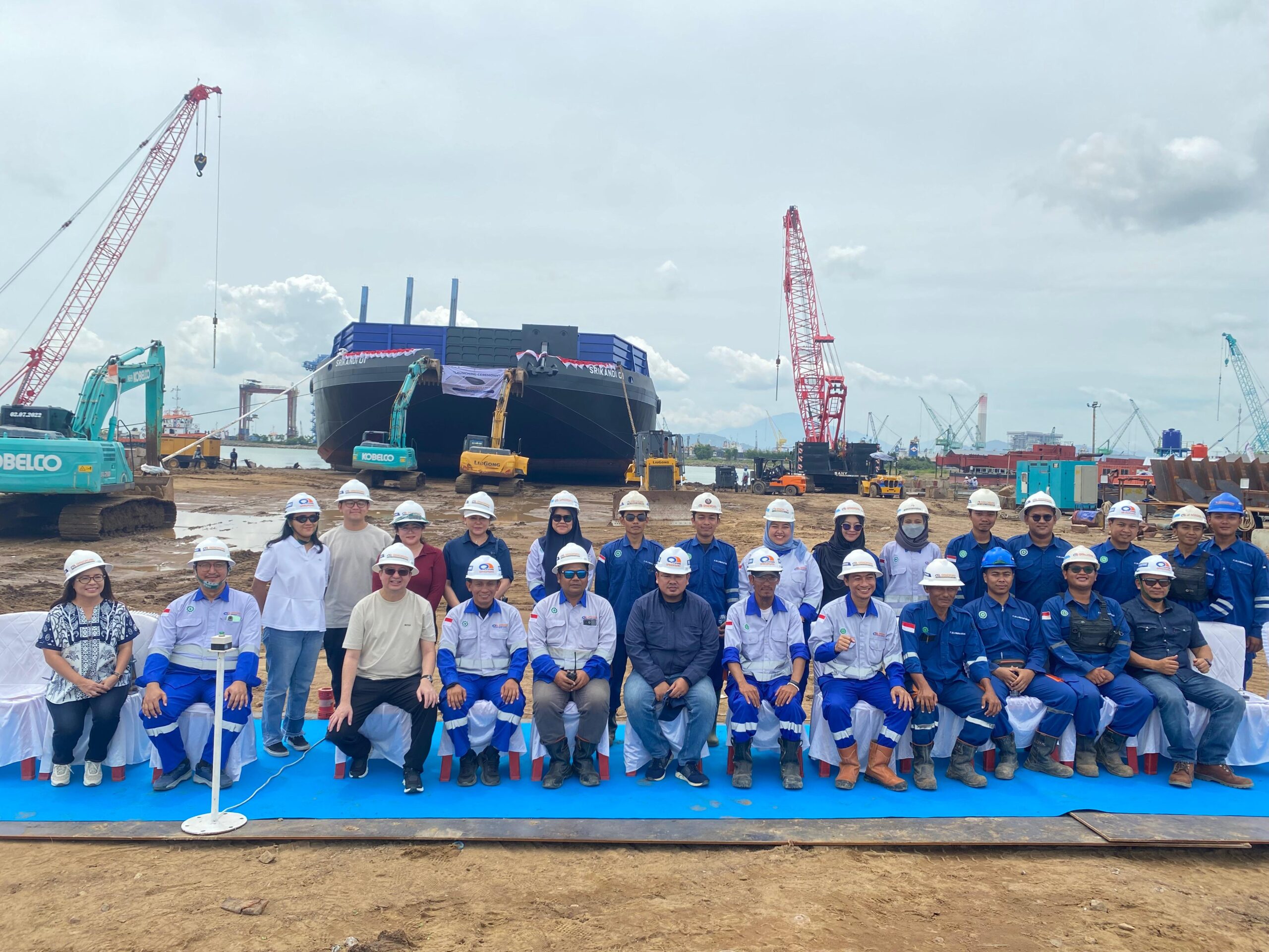 PT Gandasari Shipyard meresmikan upacara peluncuran type kapal Deck Cargo Barge 300ft dengan nama kapal Srikandi 01.